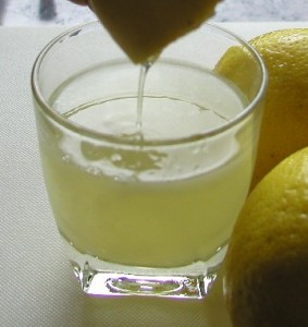yth or Fact: Can Lemon Juice Clear Up Acne?