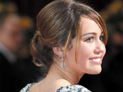 Of braids, bangs and bun Hair me out